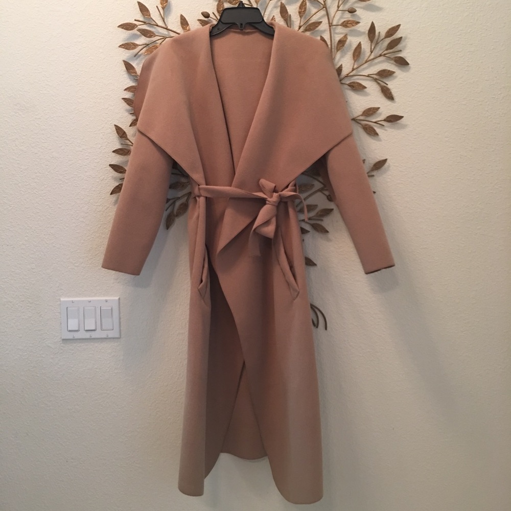 No brand name lightweight camel coat. One size